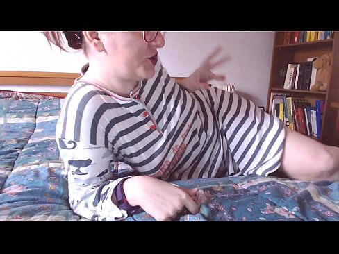 ❤️ Nimm diesen großen schwarzen Schwanz in deinen Mund kleine Sklavin ❤❌ Sex video bei uns