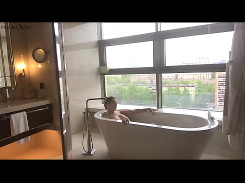❤️ Riesiges Babe wichst leidenschaftlich ihre Muschi im Badezimmer ❤❌ Sex video bei uns