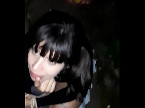 ❤️ Auf der Straße geschwollenen Penis im Austausch für Süßigkeiten ❤❌ Sex video bei uns